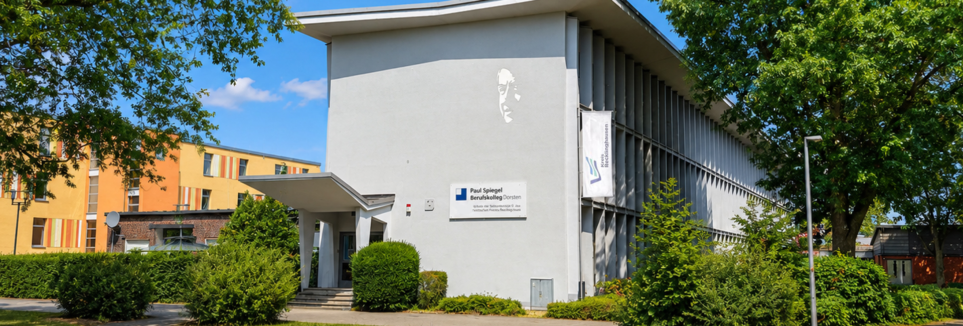 Bild von der Schule - Aussenansicht